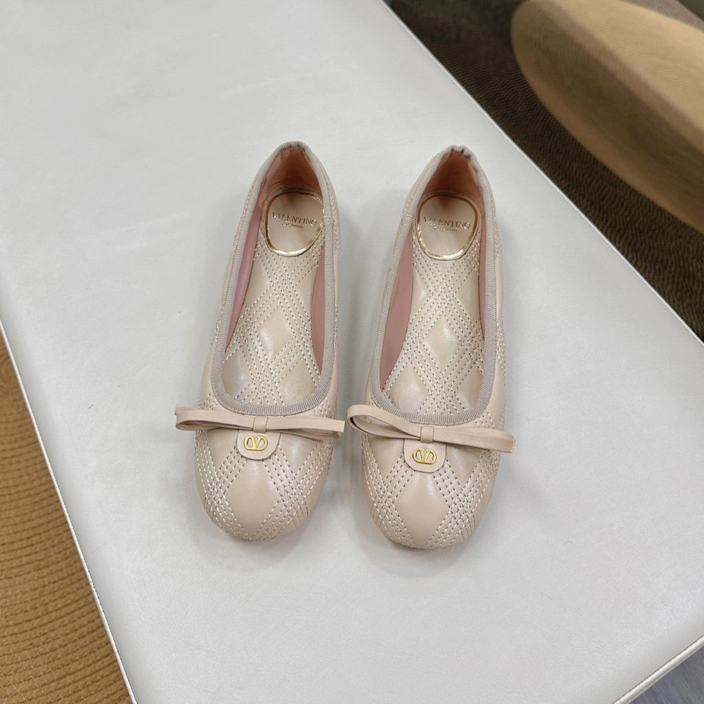 VLTN CLASSIC BALLET FLATS 25S IN LIGHT BEIGE CALFSKIN WITH BOW