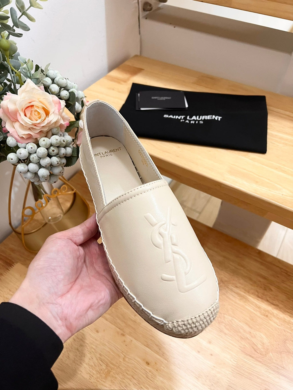 SL YVES EMBOSSED LOGO SLIP ON CREAMY WHITE CALFSKIN