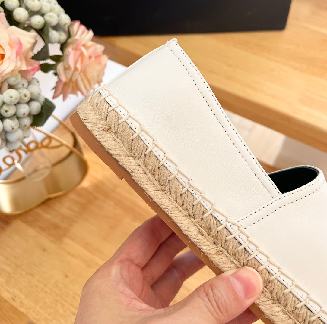 SL YVES EMBOSSED LOGO SLIP ON WHITE AND BLACK CALFSKIN