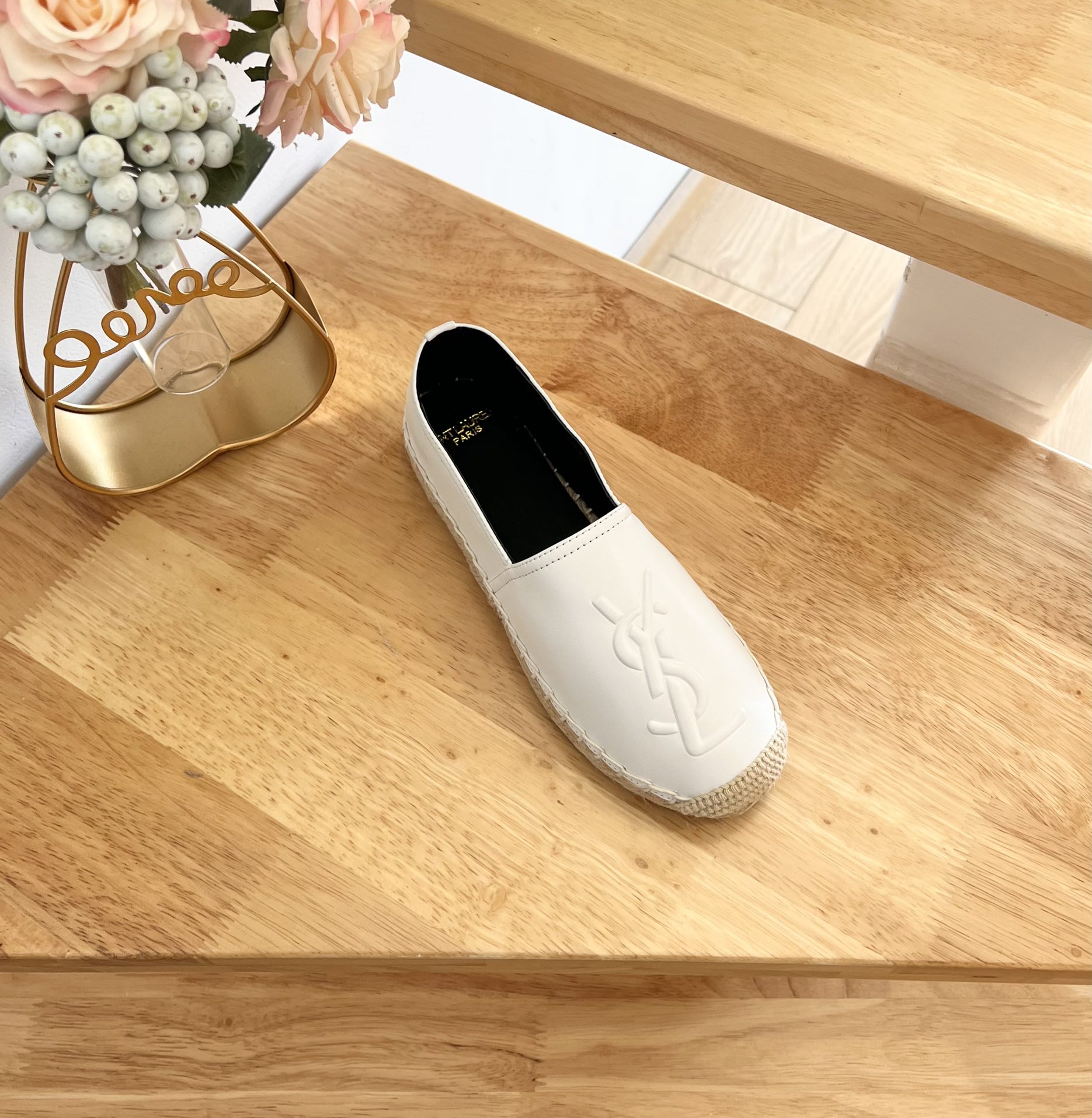 SL YVES EMBOSSED LOGO SLIP ON WHITE AND BLACK CALFSKIN
