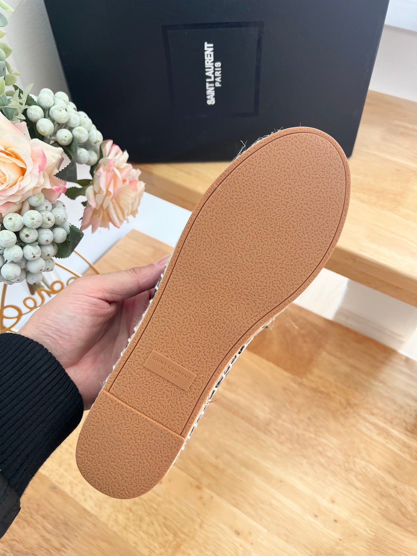 SL YVES EMBOSSED LOGO SLIP ON BLACK CALFSKIN