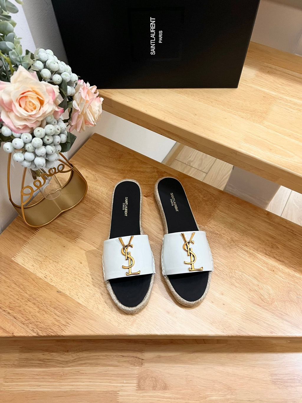 SL YVES LOGO SLIPPER BLACK AND WHITE CALFSKIN