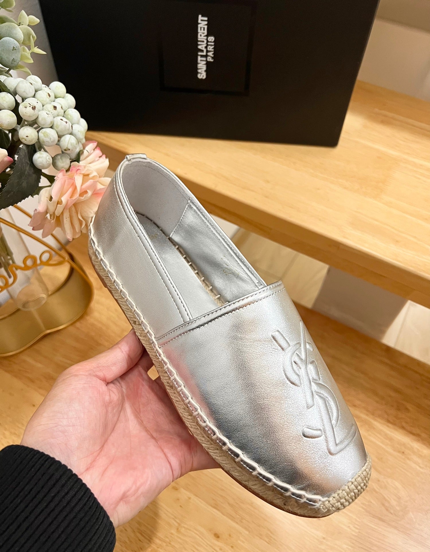 SL YVES EMBOSSED LOGO SLIP ON SILVER CALFSKIN