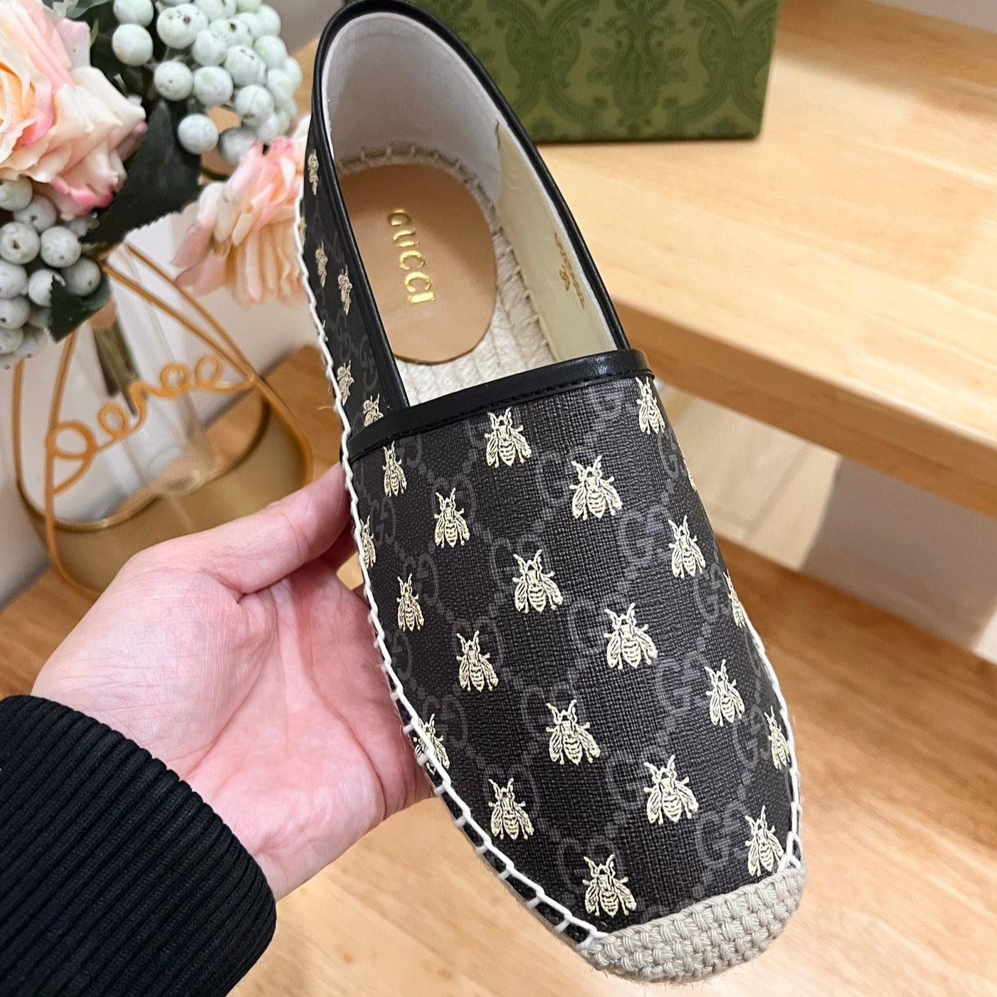 GG  Supreme Flat Shoes Black Caro