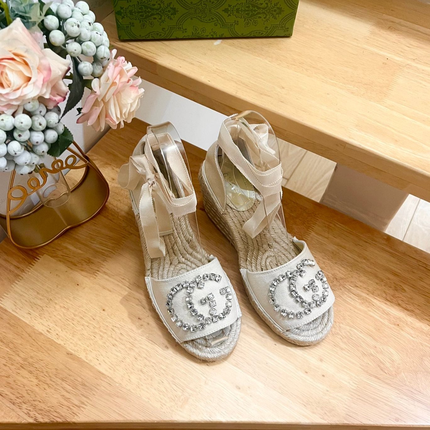 PLATFORM WITH RHINESTONE LOGO IN CREAM BEIGE CANVAS AND STRAW LINING