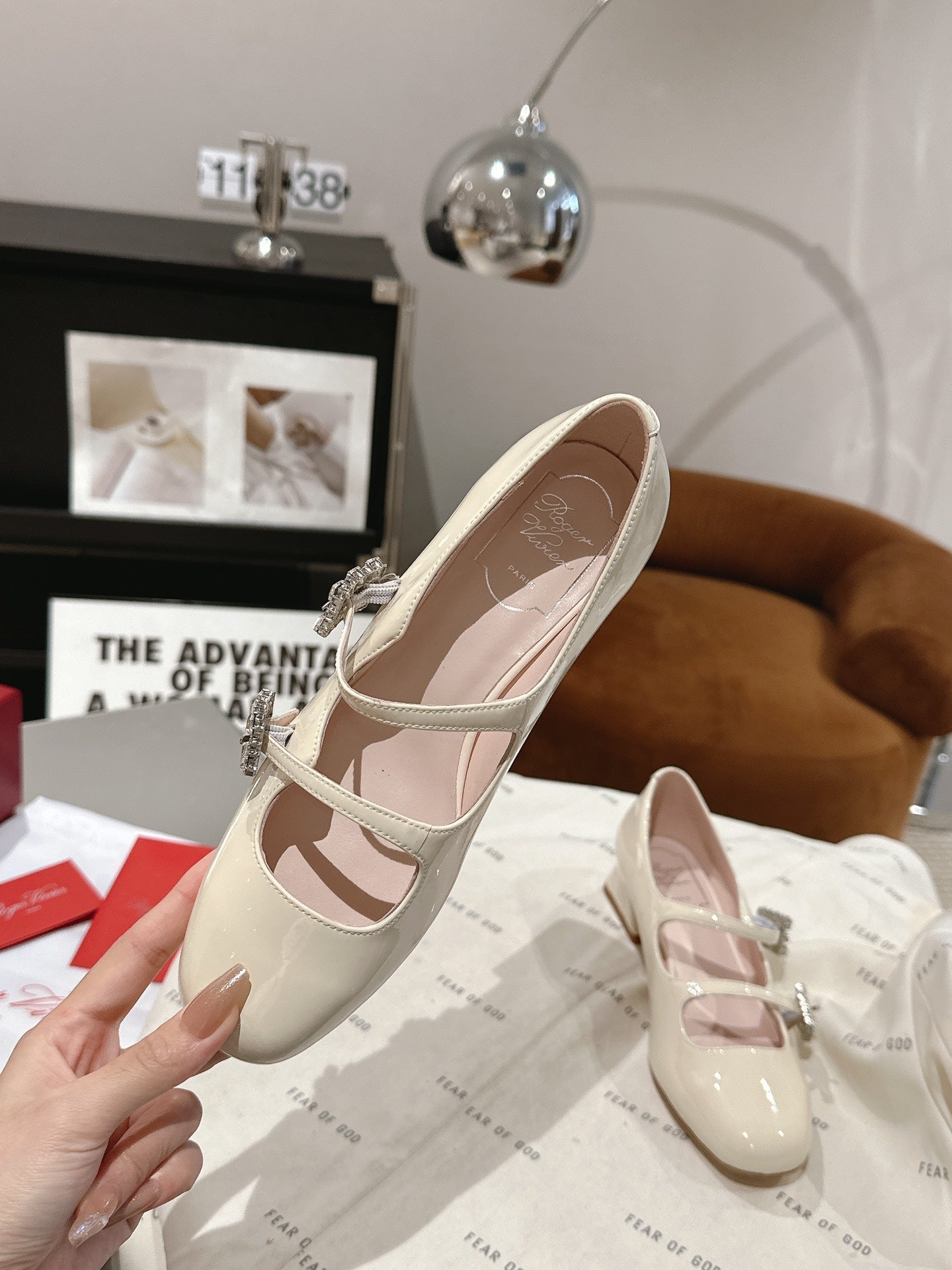 MINI TRES VIVIER STRASS BUCKLE BABIES BALLERINAS IN OFF WHITE PATENT CALFSKIN