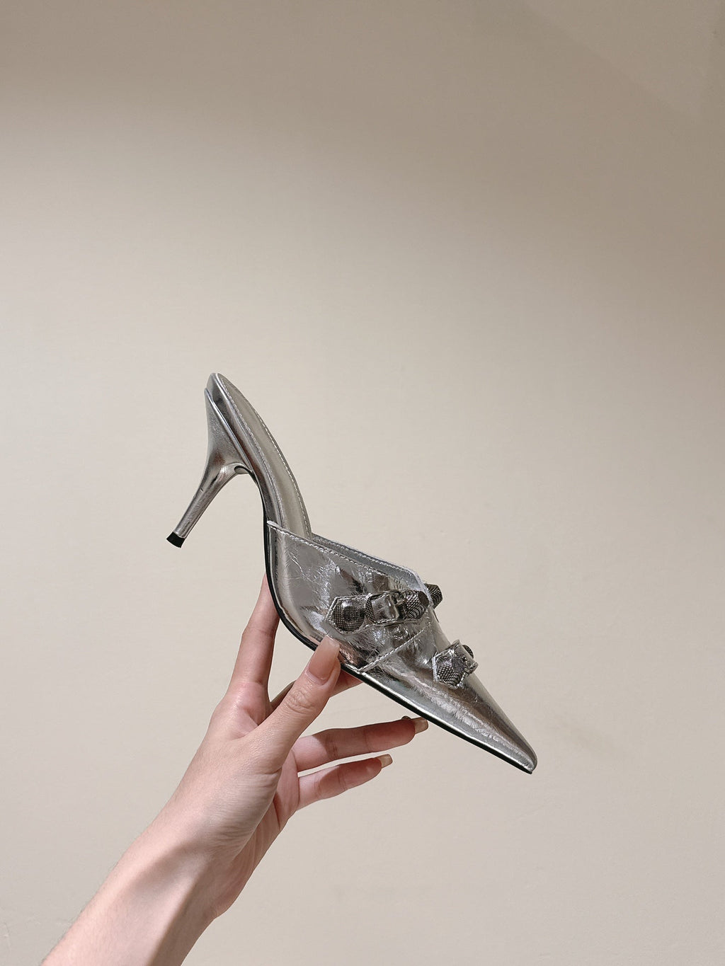 CAGOLE POINTED HIGH MULES IN SILVER SHINY CALFSKIN