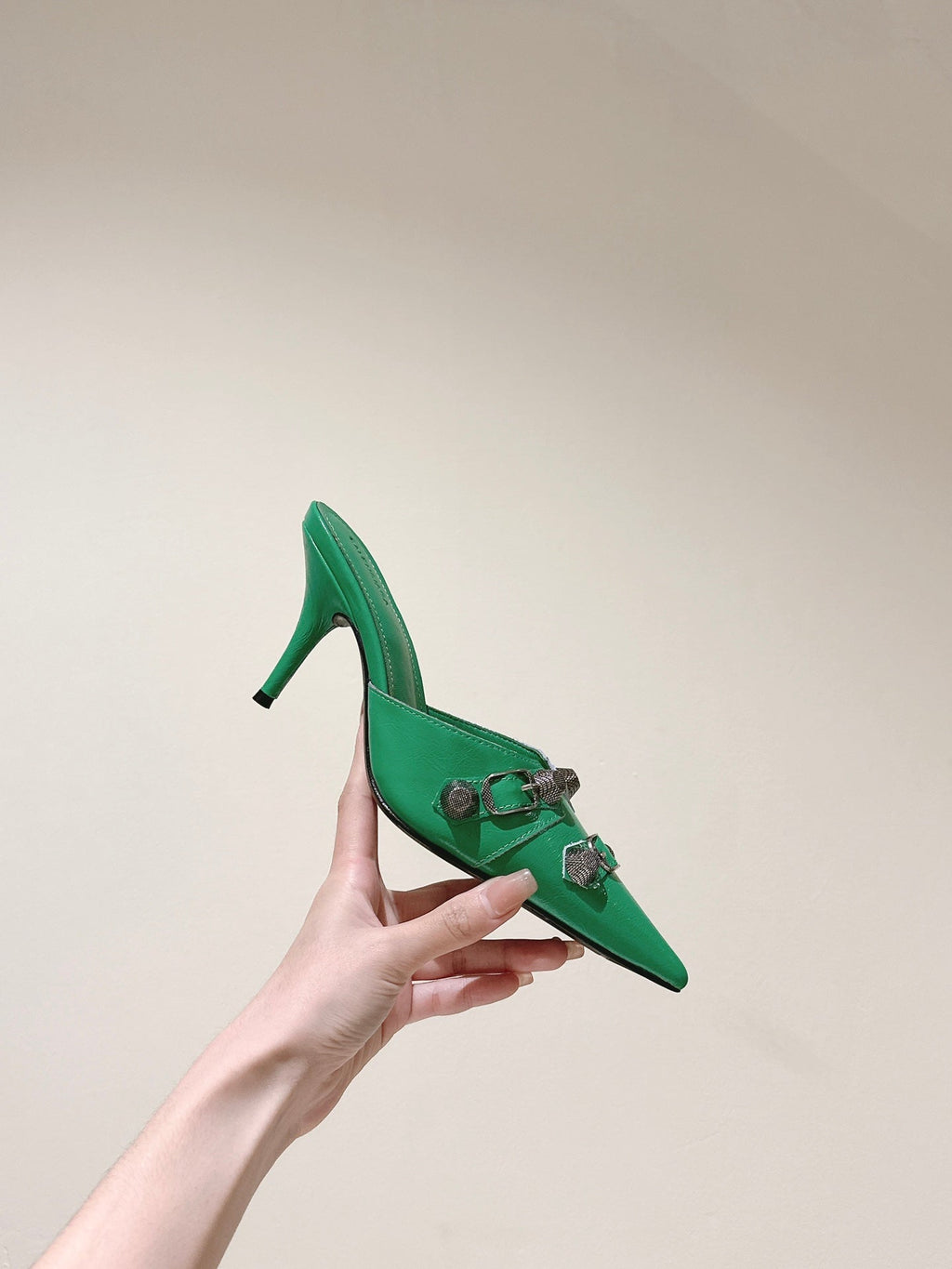 CAGOLE POINTED HIGH MULES IN GREEN SHINY CALFSKIN