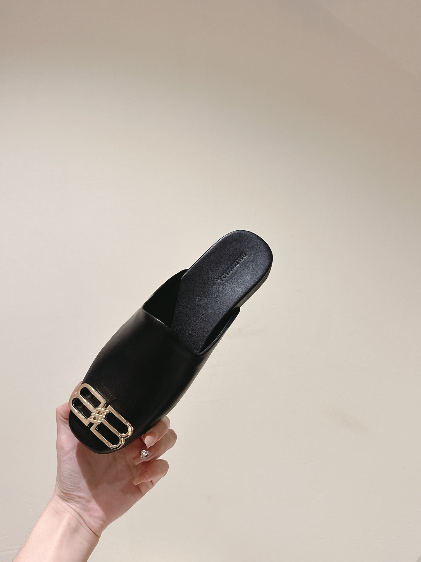 BLACK SHINY LAMBSKIN SQUARE TOE FLAT MULES GOLD BUCKLE