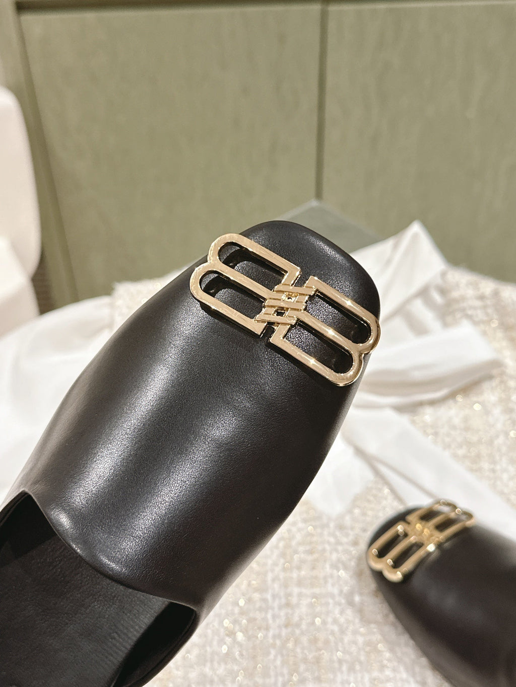 BLACK SHINY LAMBSKIN SQUARE TOE FLAT MULES GOLD BUCKLE