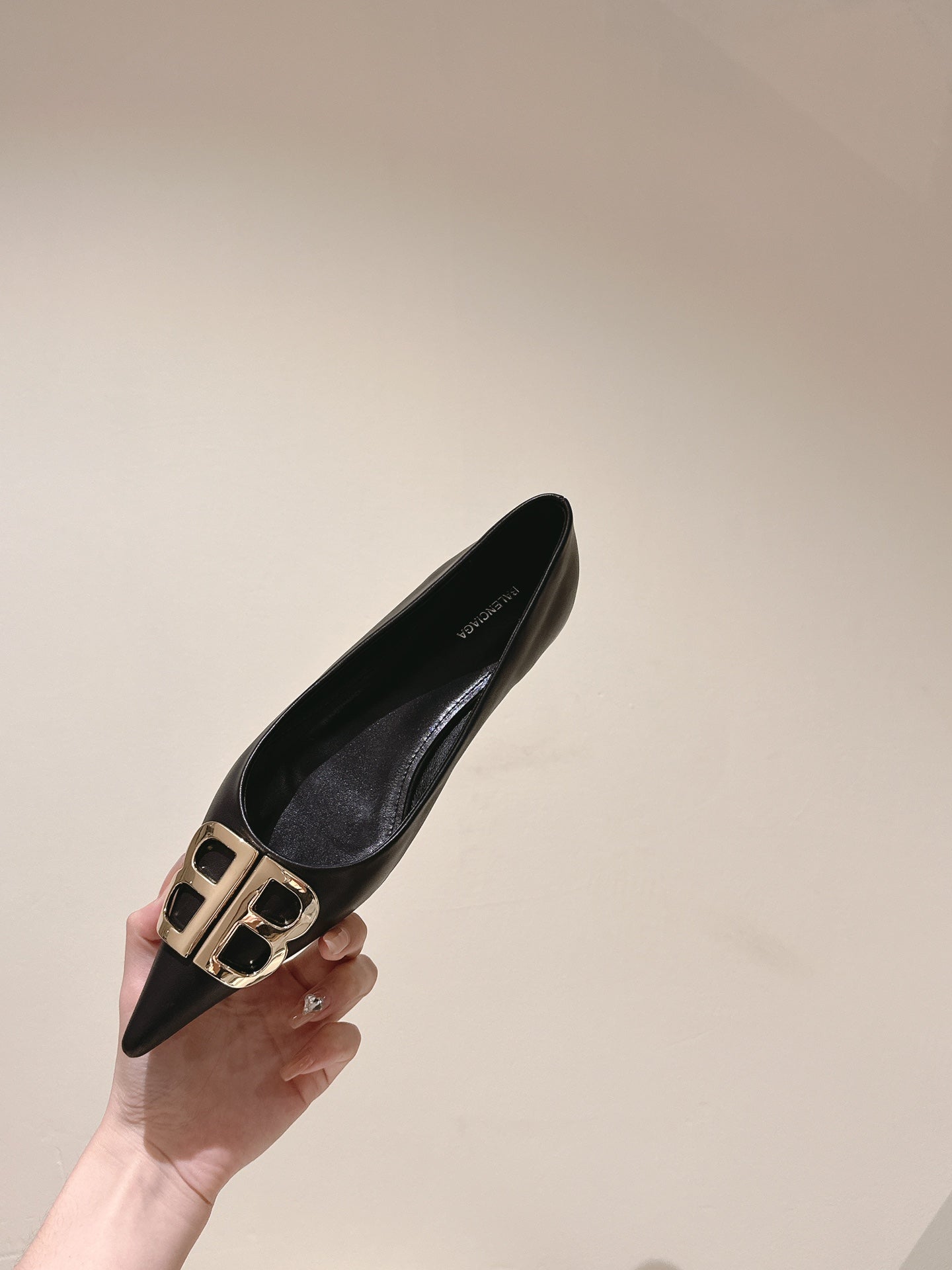 POINTED BB GOLD BUCKLE BALLET FLAT IN BLACK SMOOTH LAMBSKIN