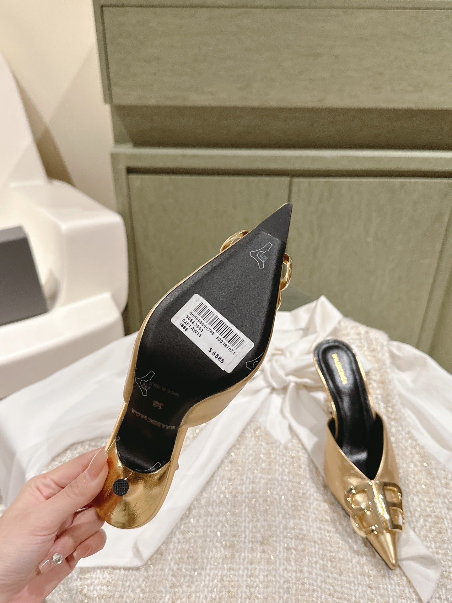 POINTED BB GOLD BUCKLE HIGH MULES IN GOLD METALLIC CALFSKIN