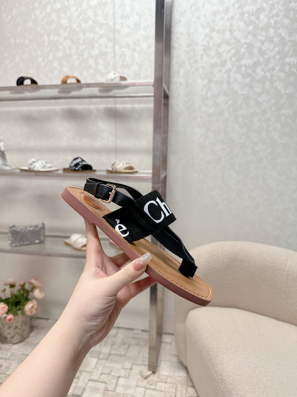 CHLOÉ THONG SANDALS IN BLACK CALFSKIN AND CANVAS