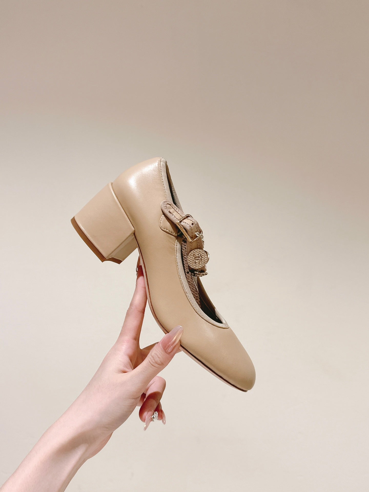 CC HIGH MARY JANE ALMOND BEIGE LAMBSKIN