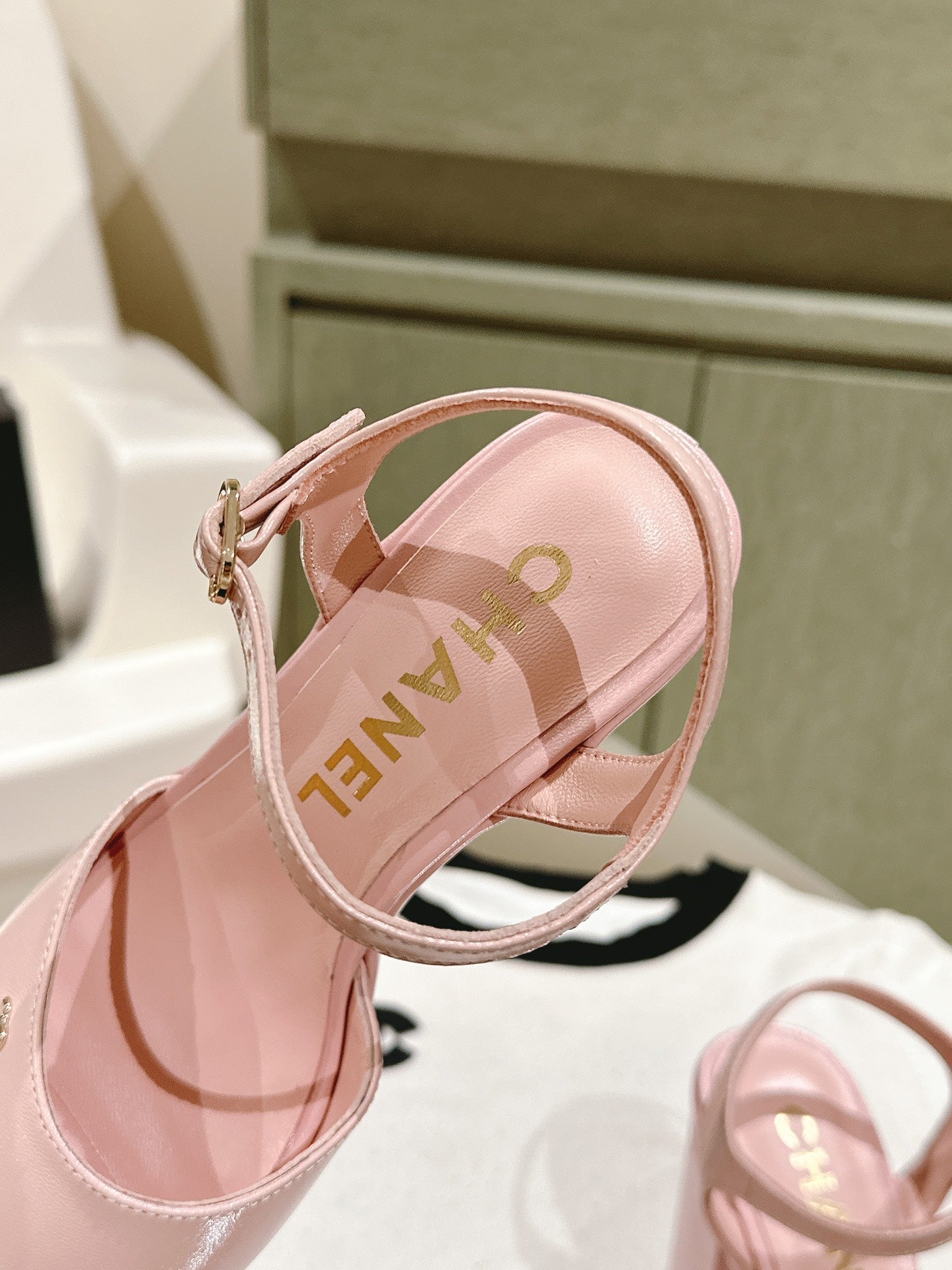 CC HIGH SANDAL LIGHT PINK CALFSKIN