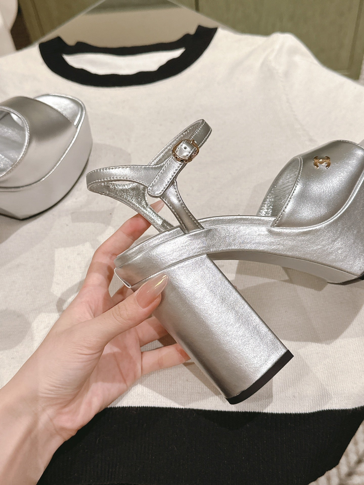 CC HIGH SANDAL SILVER CALFSKIN