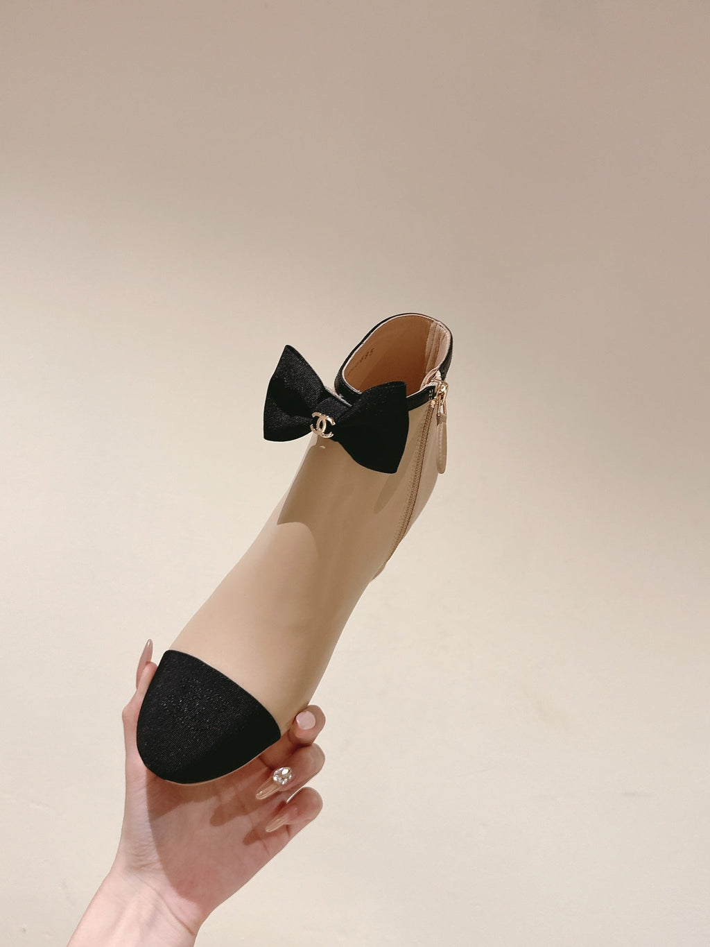 CC SHORT BOOST BEIGE CREAM PURE LAMBSKIN