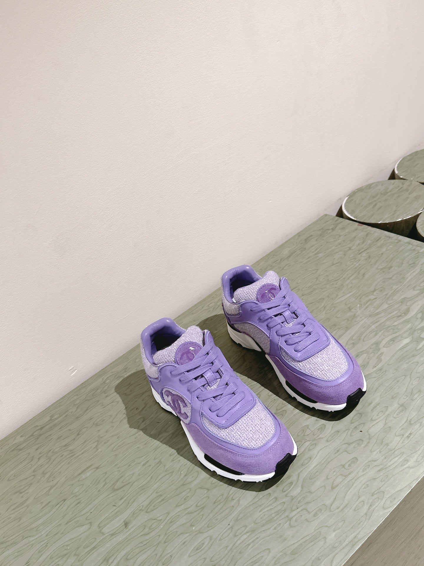 TRAINERS IN LIGHT PURPLE SUEDE AND CALFSKIN