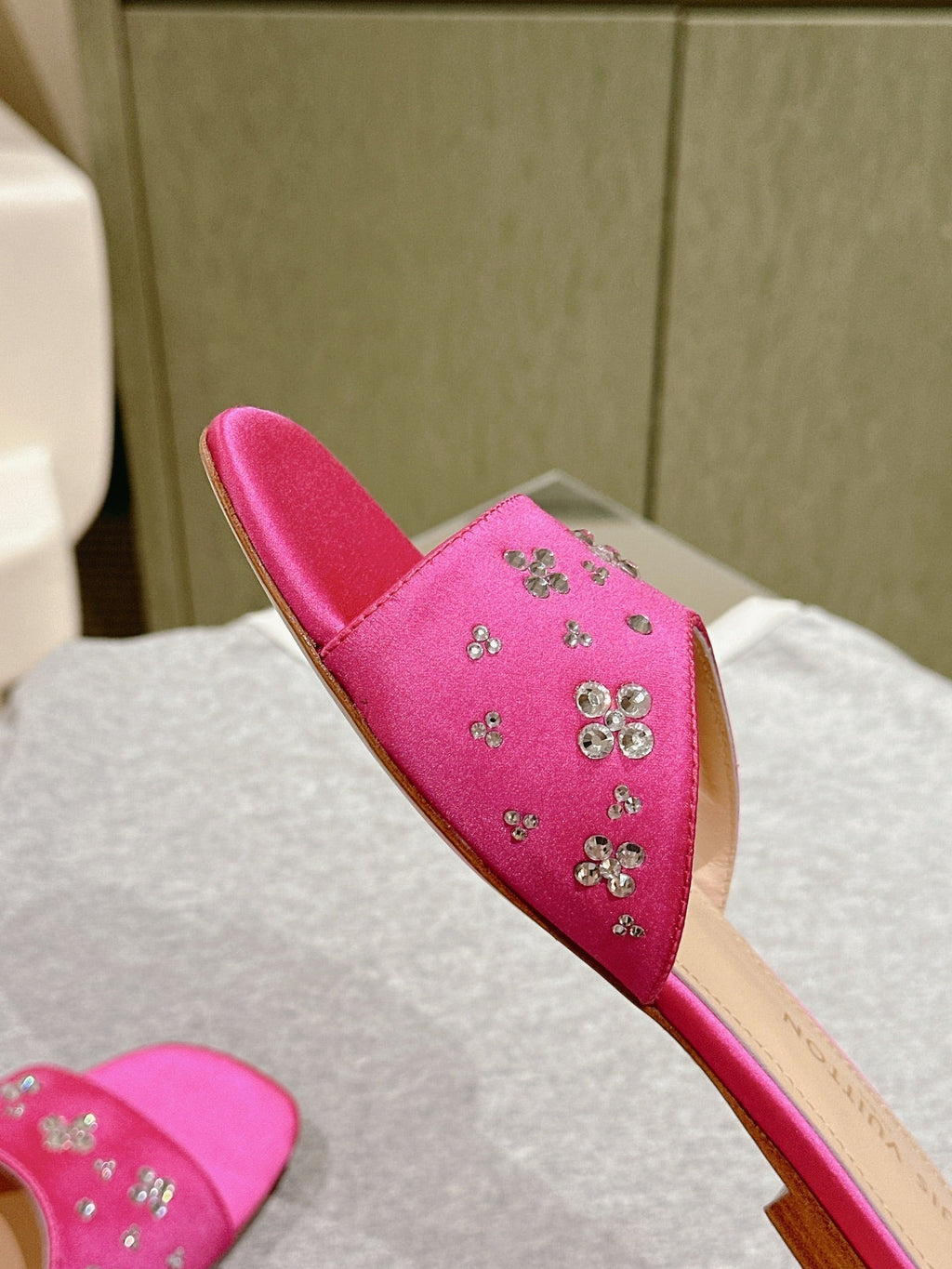 LV WOMEN FLAT MULE IN DEEP PINK SATIN WITH RHINESTONE