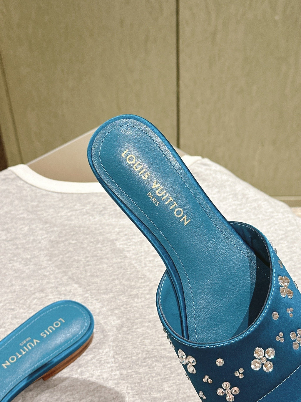 LV WOMEN FLAT MULE IN COBALT BLUE SATIN WITH RHINESTONE