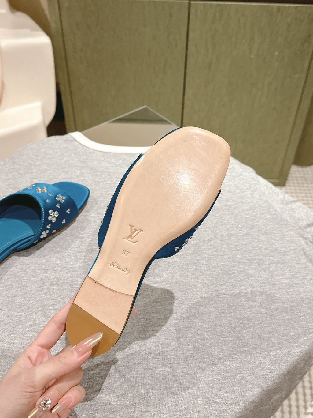 LV WOMEN FLAT MULE IN COBALT BLUE SATIN WITH RHINESTONE