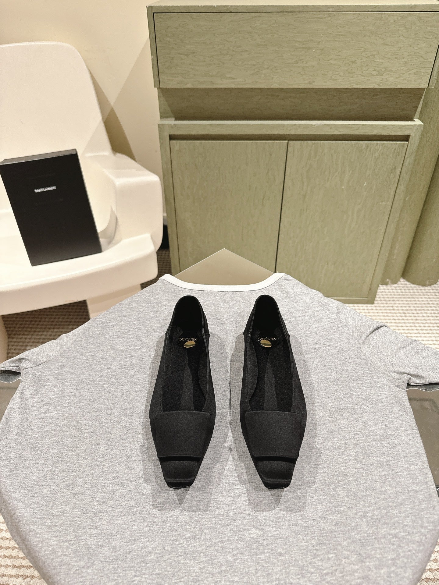 BALLERINA FLATS IN BLACK SATIN