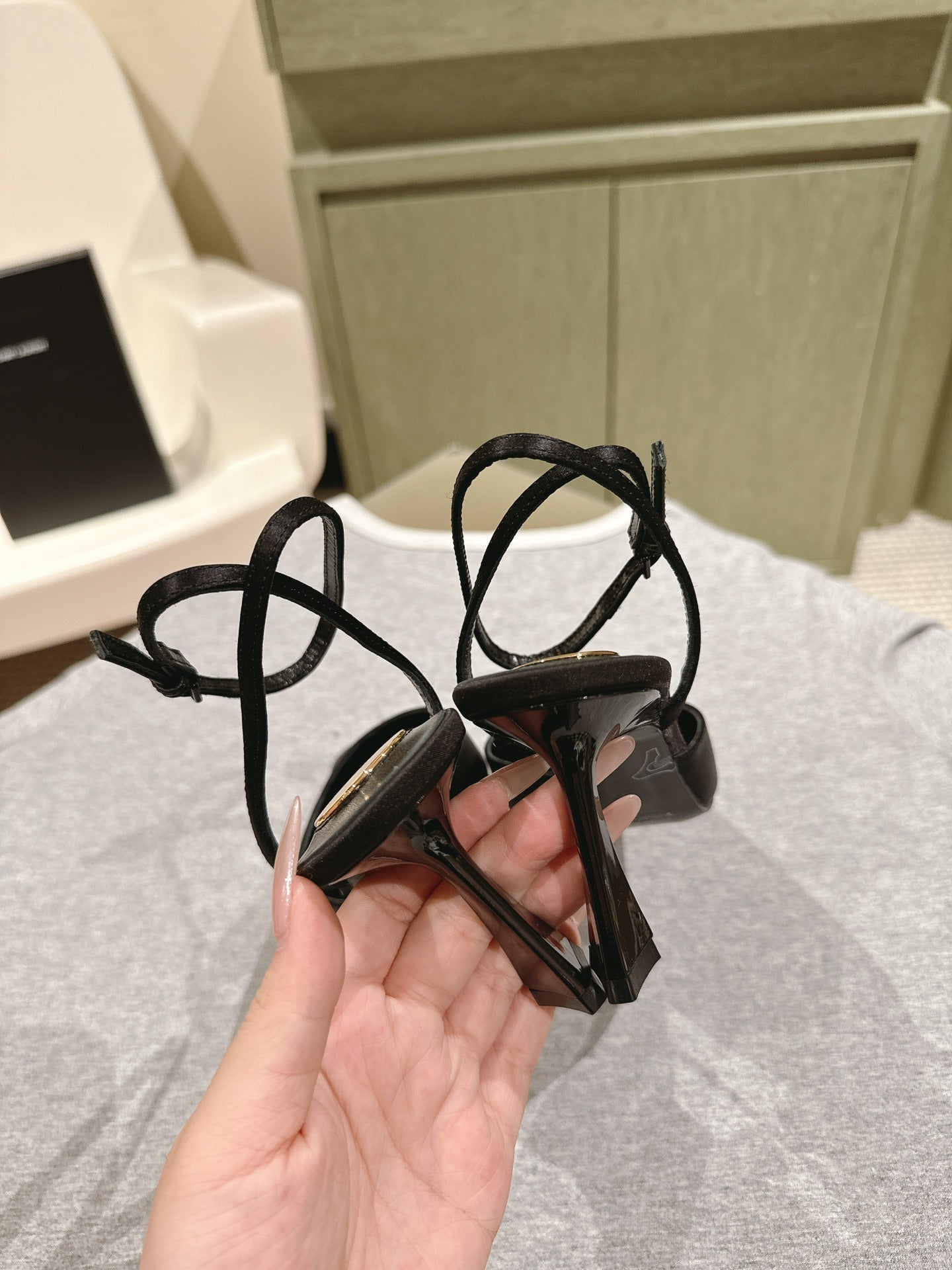 AIMÉE HIGH 8 CM SLINGBACK PUMPS IN BLACK SATIN