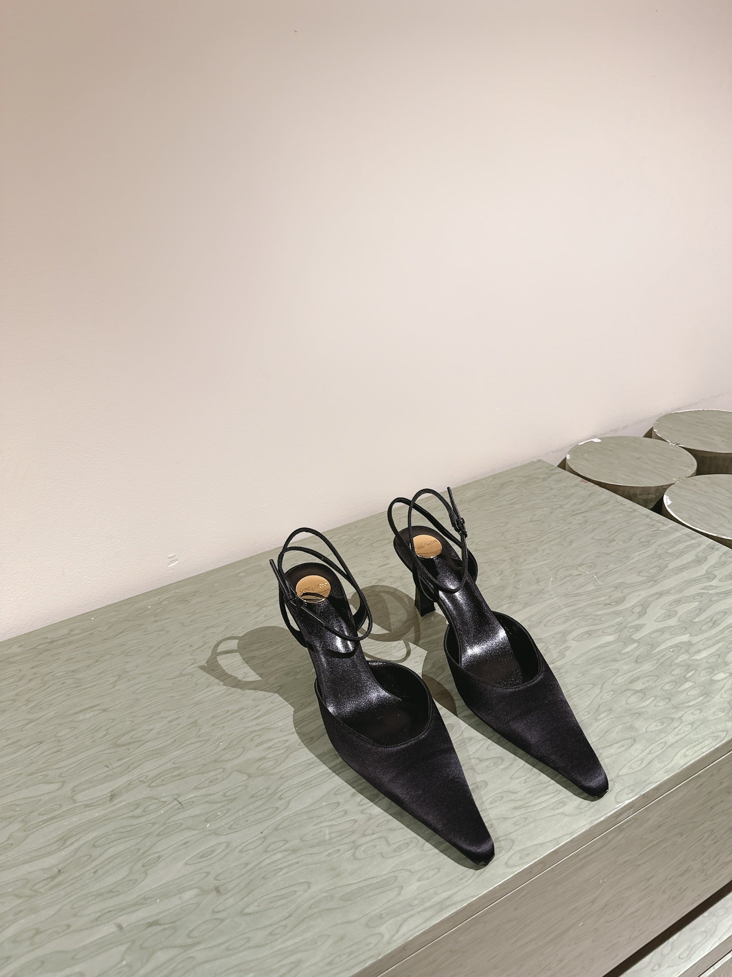 AIMÉE HIGH 8 CM SLINGBACK PUMPS IN BLACK SATIN