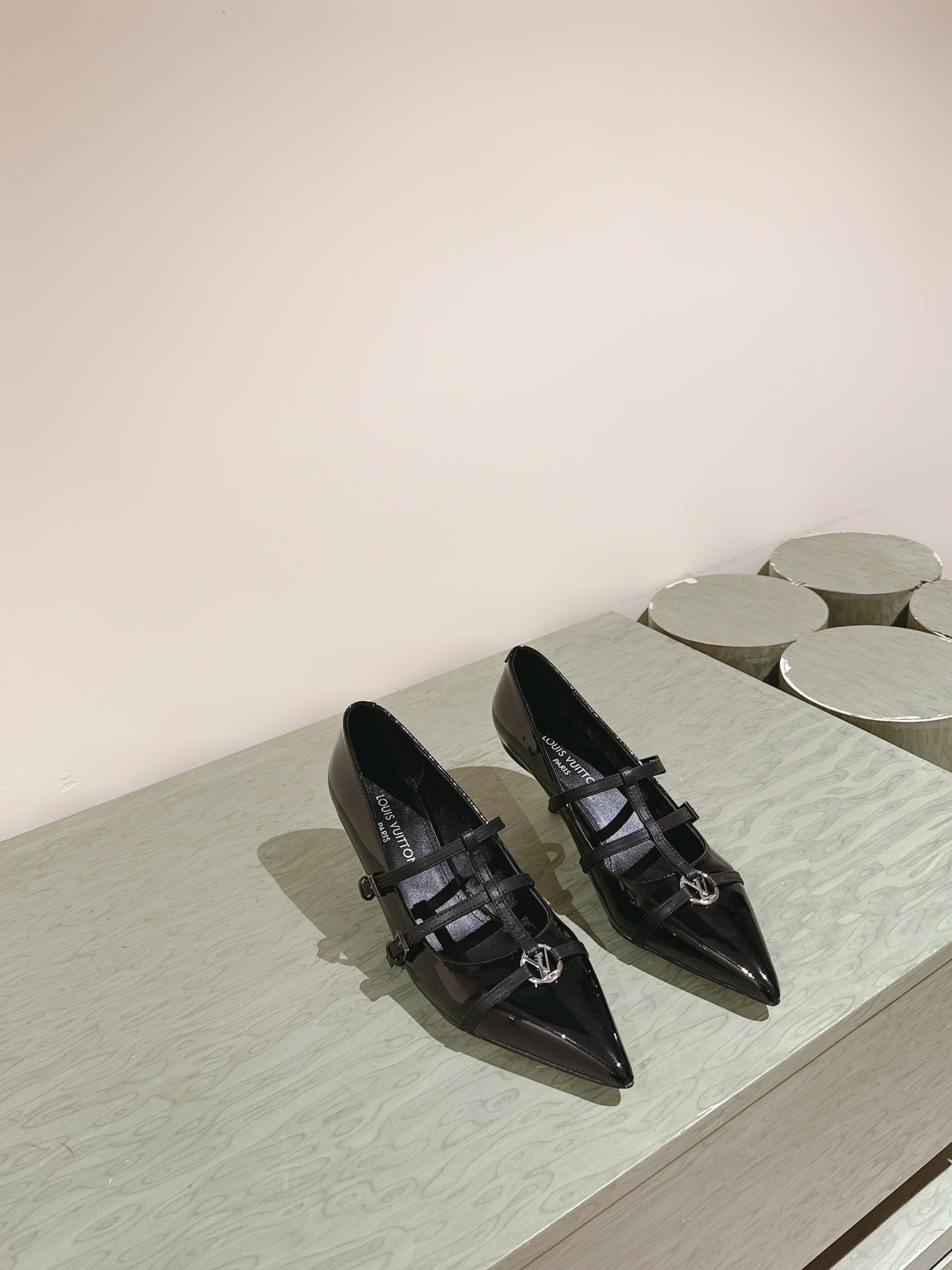 HIGH PUMP 45MM IN BLACK CALFSKIN WITH BLACK STRAPS