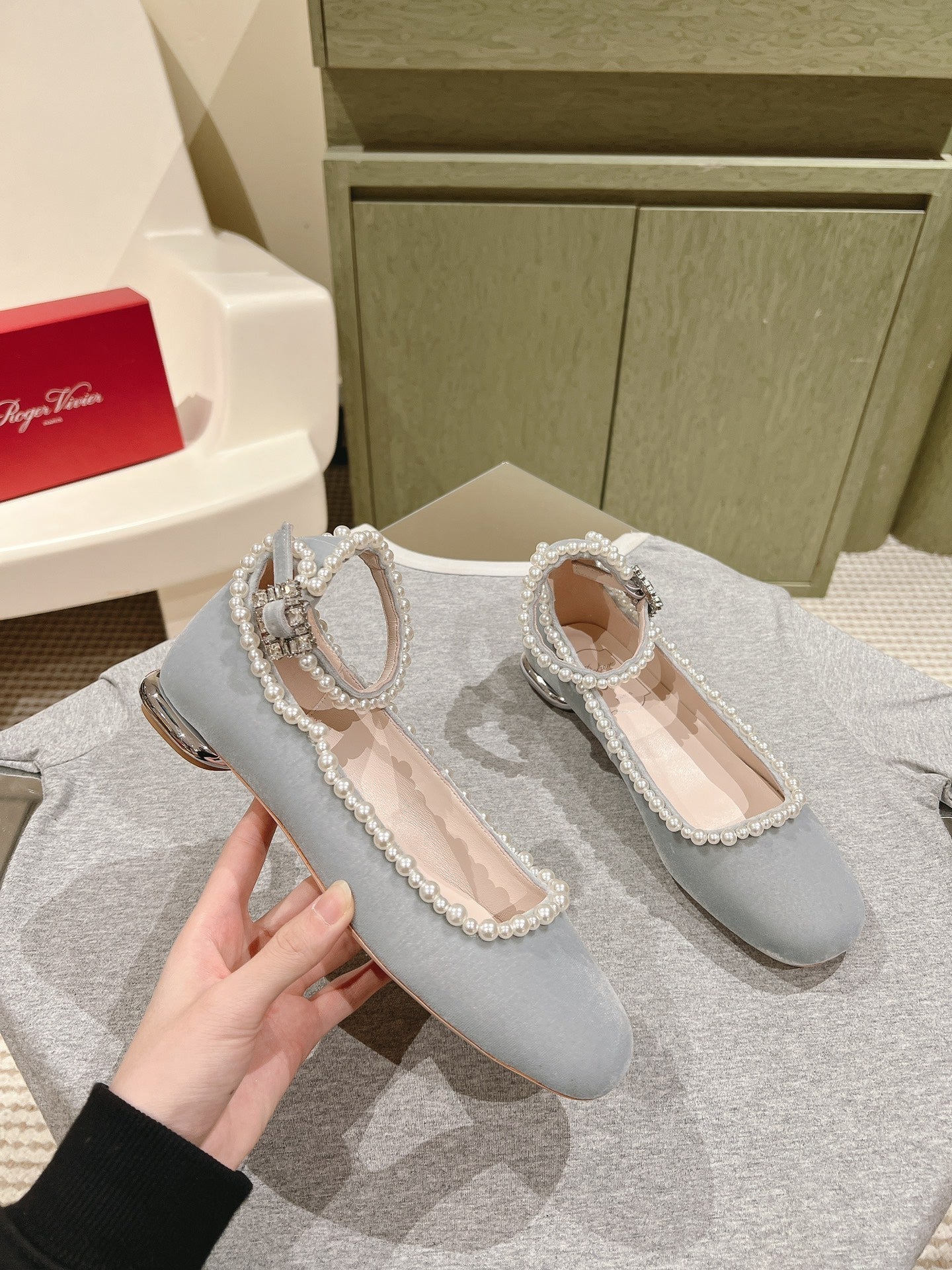 BALLERINAS MARY JANE IN GRAY SUEDE WITH PEARL TRIM