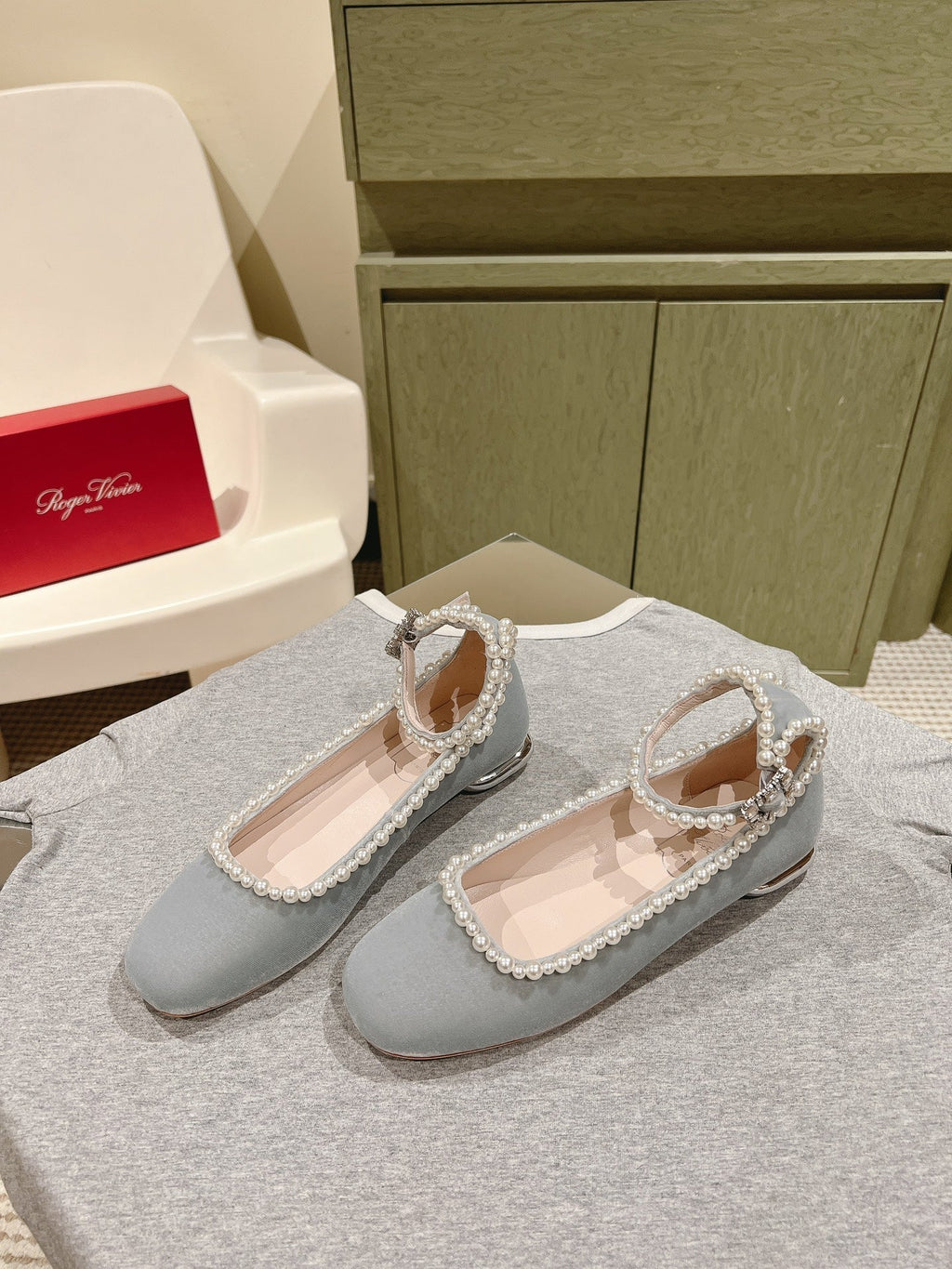 BALLERINAS MARY JANE IN GRAY SUEDE WITH PEARL TRIM
