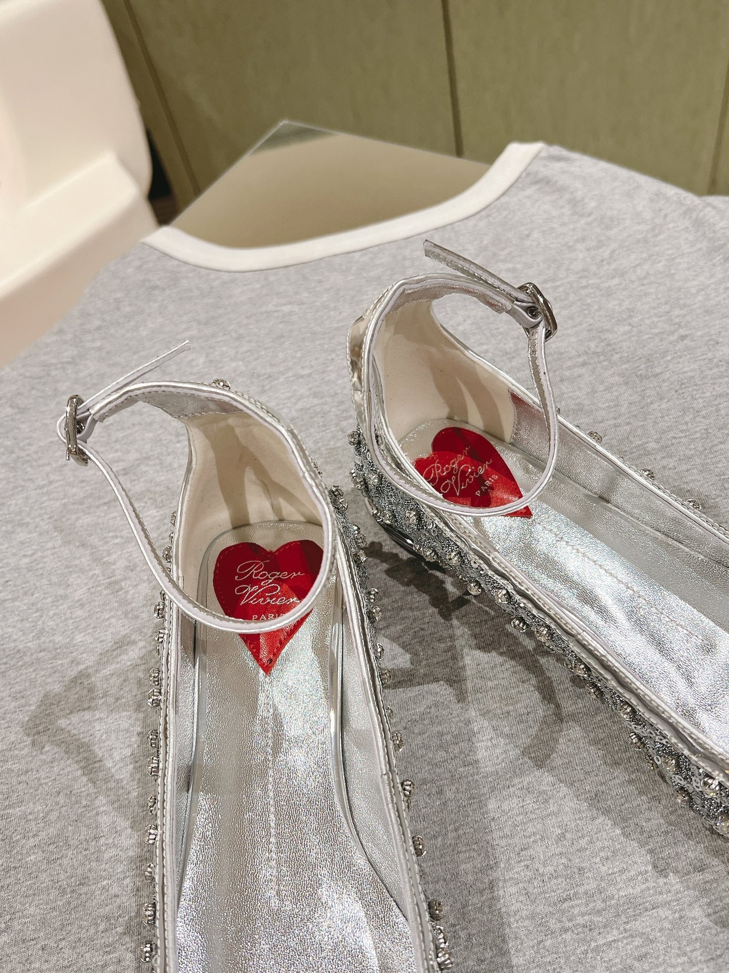 BALLERINAS IN SILVER FABRIC WITH CRYSTAL DETAILING