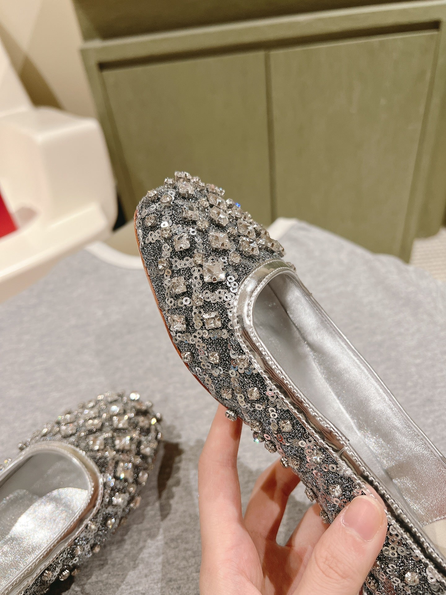BALLERINAS IN SILVER FABRIC WITH CRYSTAL DETAILING