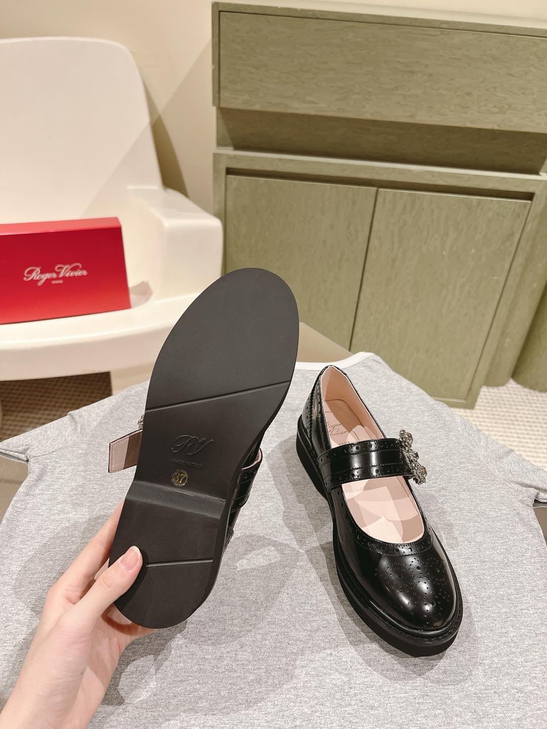 VIV' RANGERS MARY JANES IN BLACK CALFSKIN