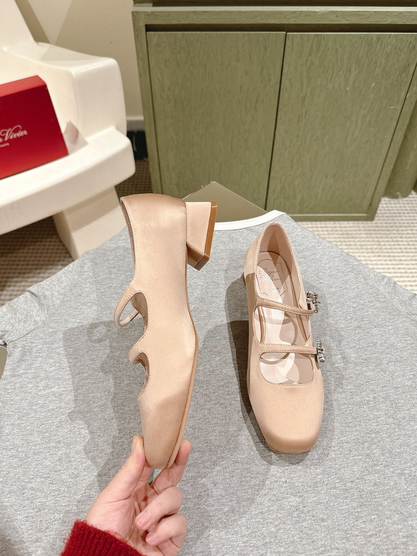 TRÈS VIVIER MARY JANE DOUBLE-STRAP IN NUDE SILK