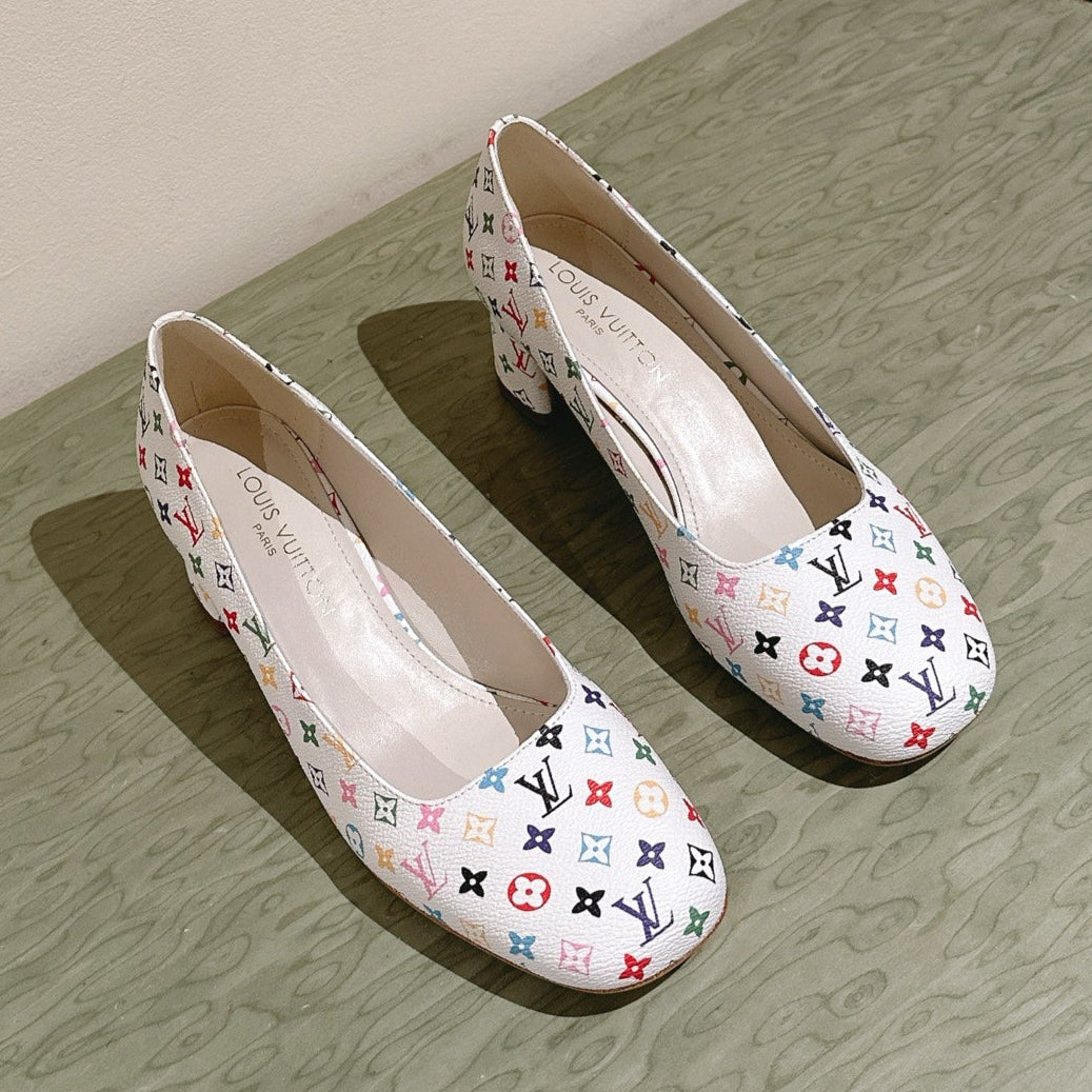 SWING HIGH PUMP 55 MM IN WHITE MONOGRAM CALFSKIN