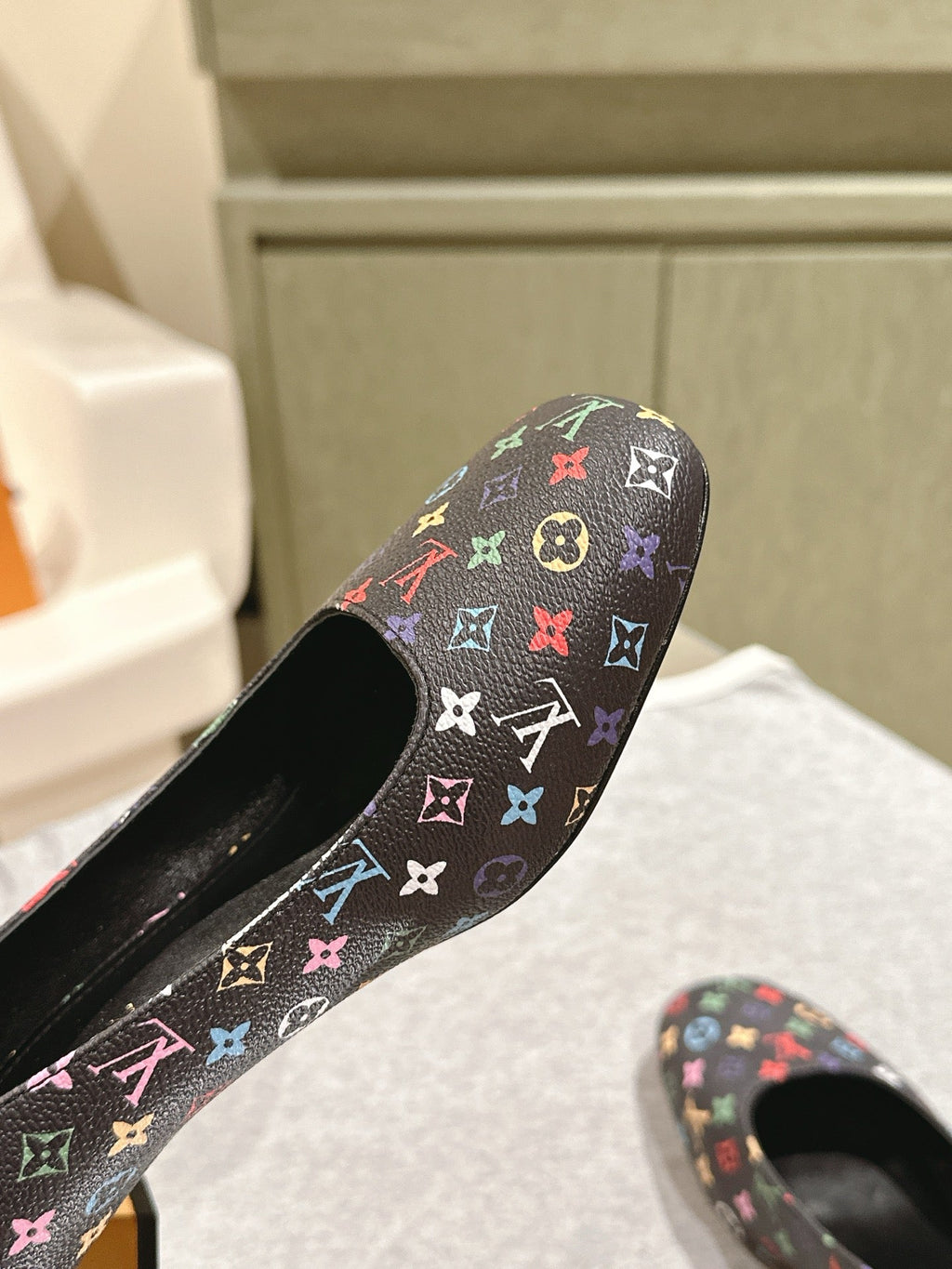 SWING HIGH PUMP 55 MM IN BLACK MONOGRAM CALFSKIN