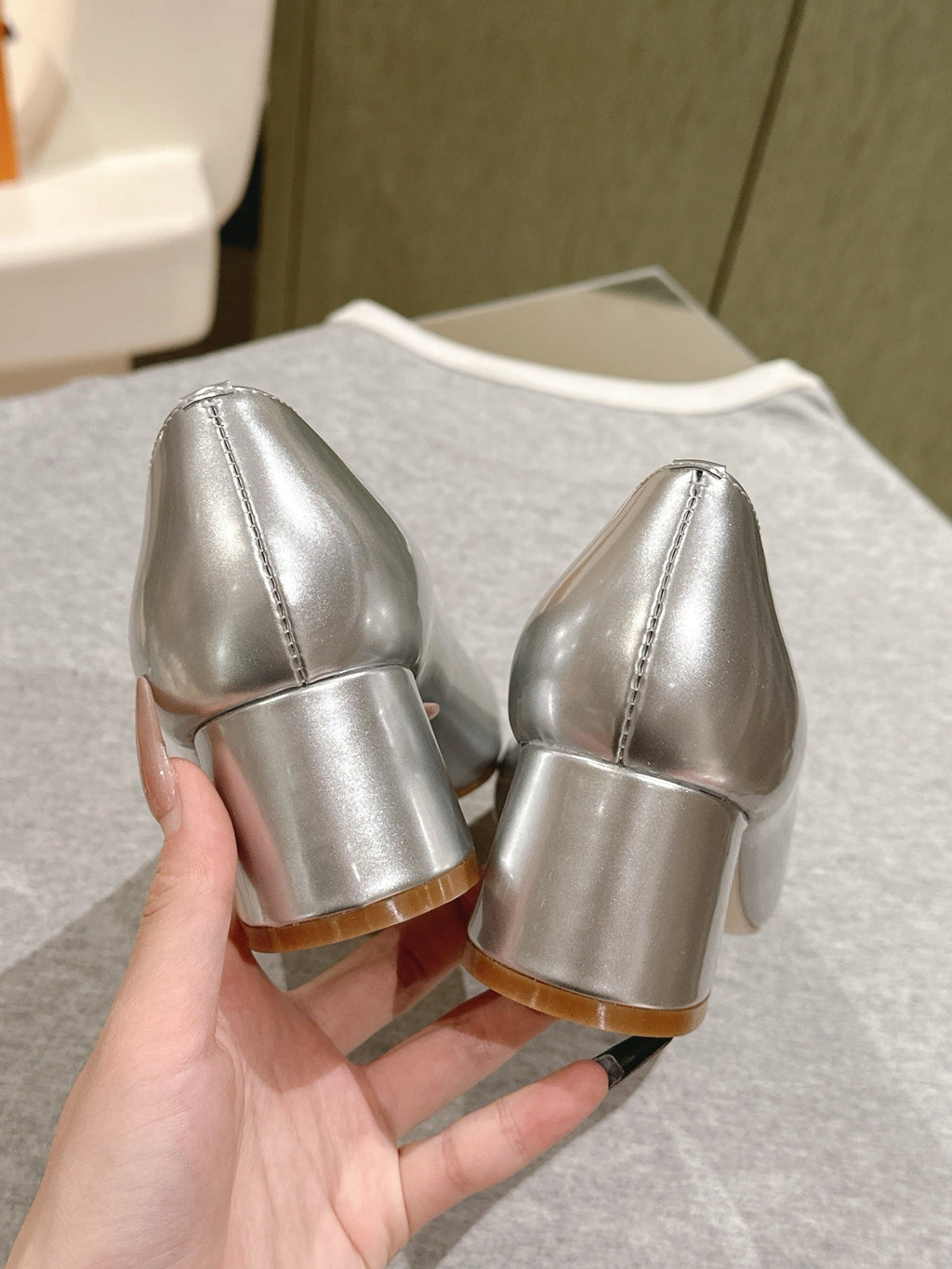 SWING HIGH PUMP 55 MM IN SILVER PATENT CALFSKIN