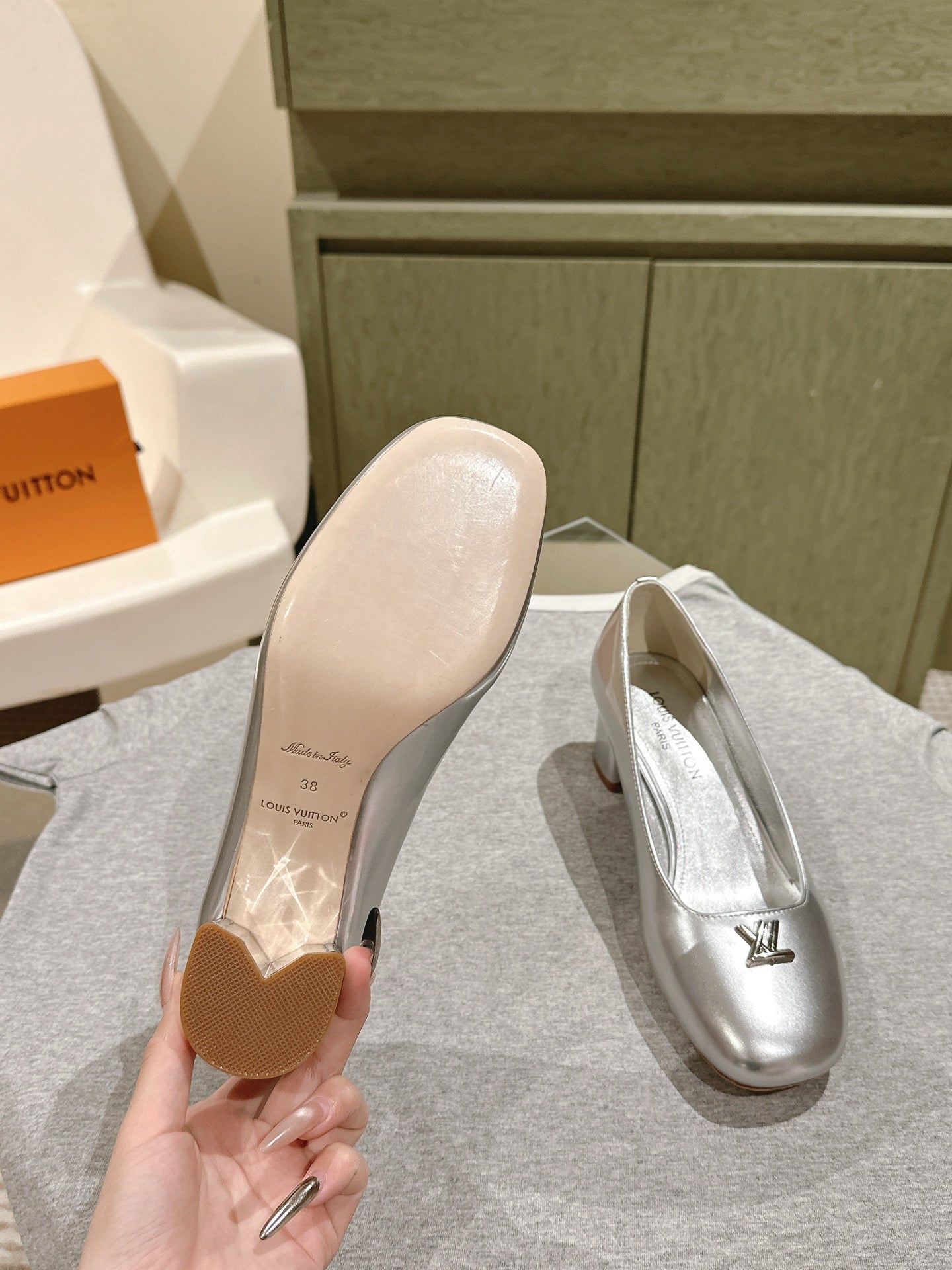 SWING HIGH PUMP 55 MM IN SILVER PATENT CALFSKIN