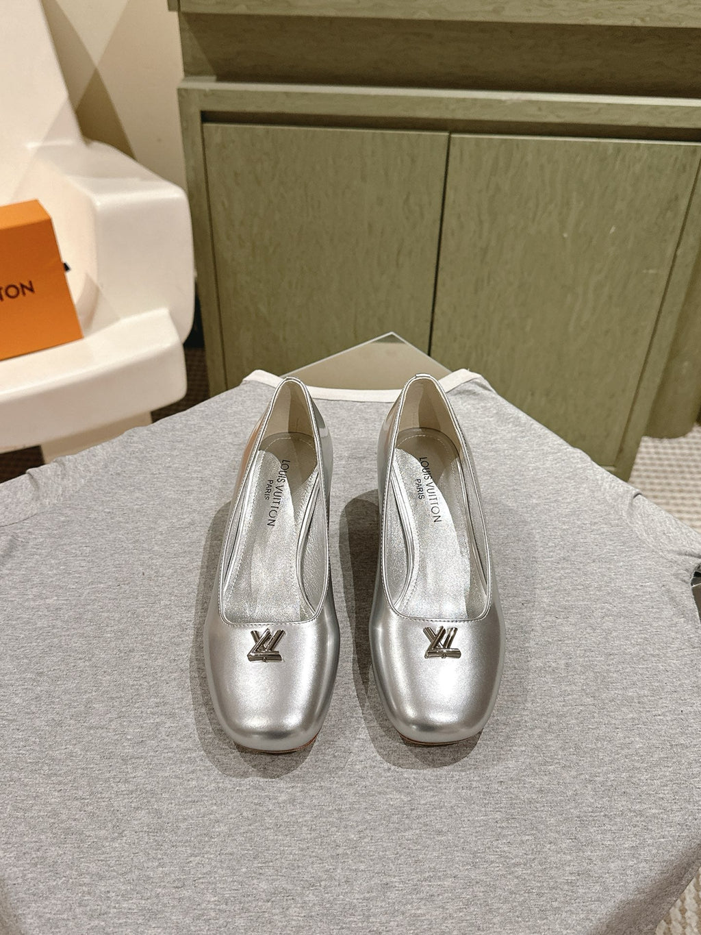 SWING HIGH PUMP 55 MM IN SILVER PATENT CALFSKIN