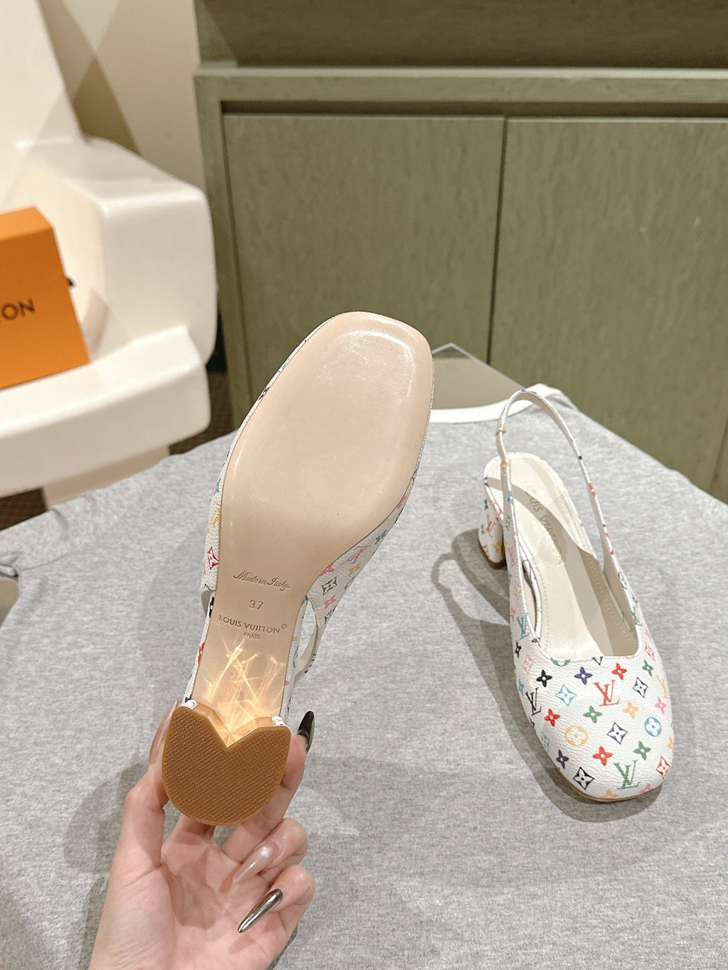 SWING SLINGBACK PUMP 55 MM IN WHITE MONOGRAM CALFSKIN