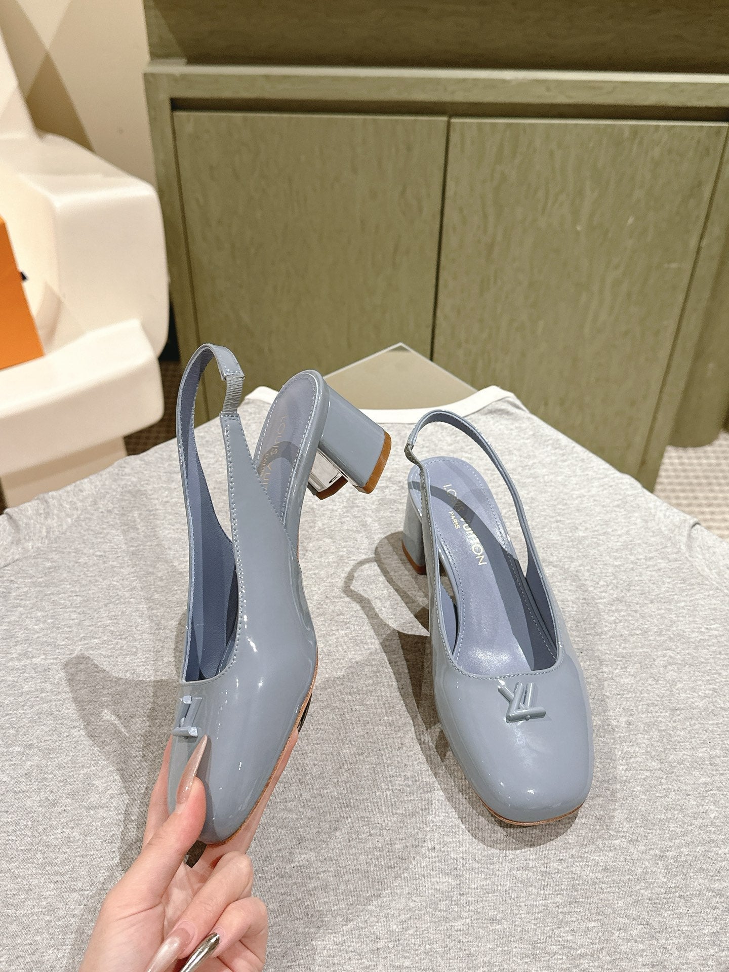 SWING SLINGBACK PUMP 55 MM IN ICE BLUE PATENT CALFSKIN