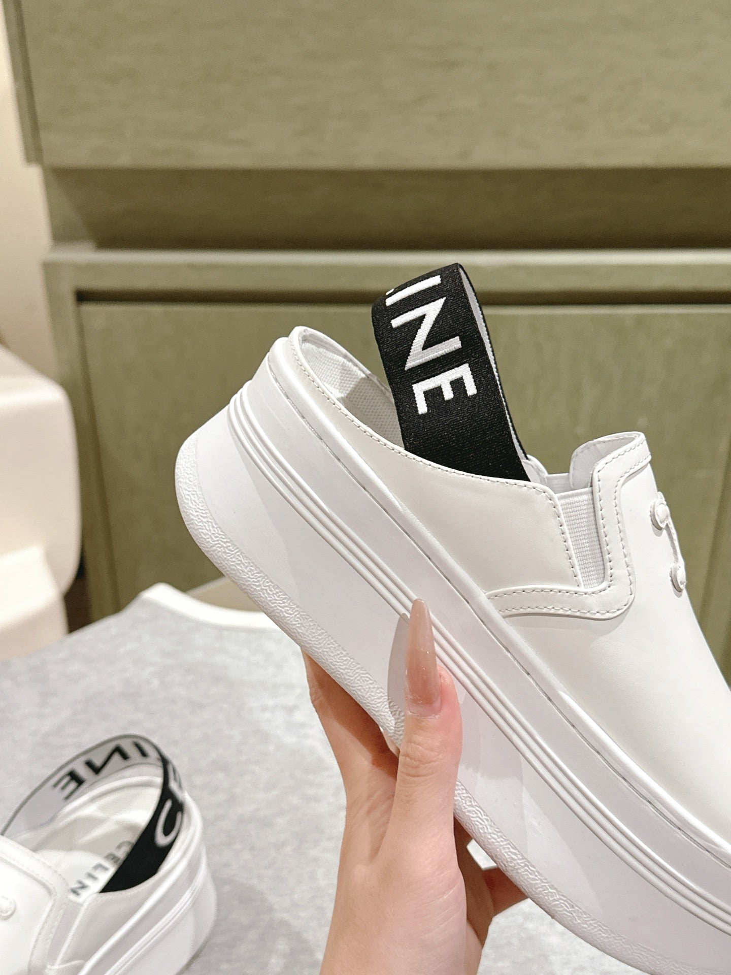 THICK-SOLED ELASTIC BACKLESS SHOES WHITE SHINY CALFSKIN