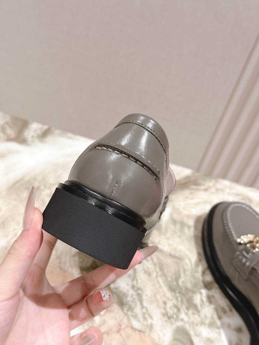 ROGER VIVIER 25S RANGERS CHAIN LOAFER IN GRAY CALFSKIN