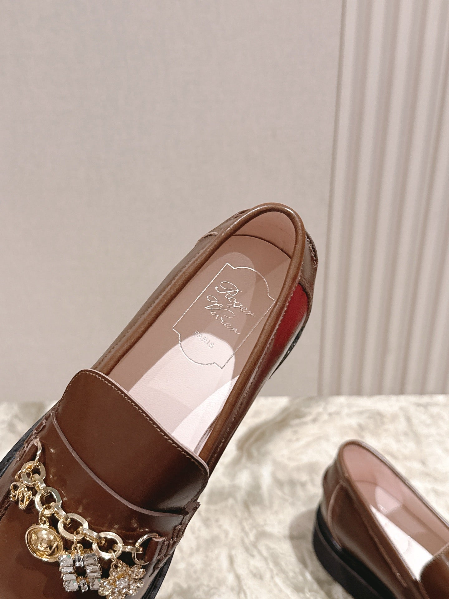 ROGER VIVIER 25S RANGERS CHAIN LOAFER IN DARK BROWN CALFSKIN