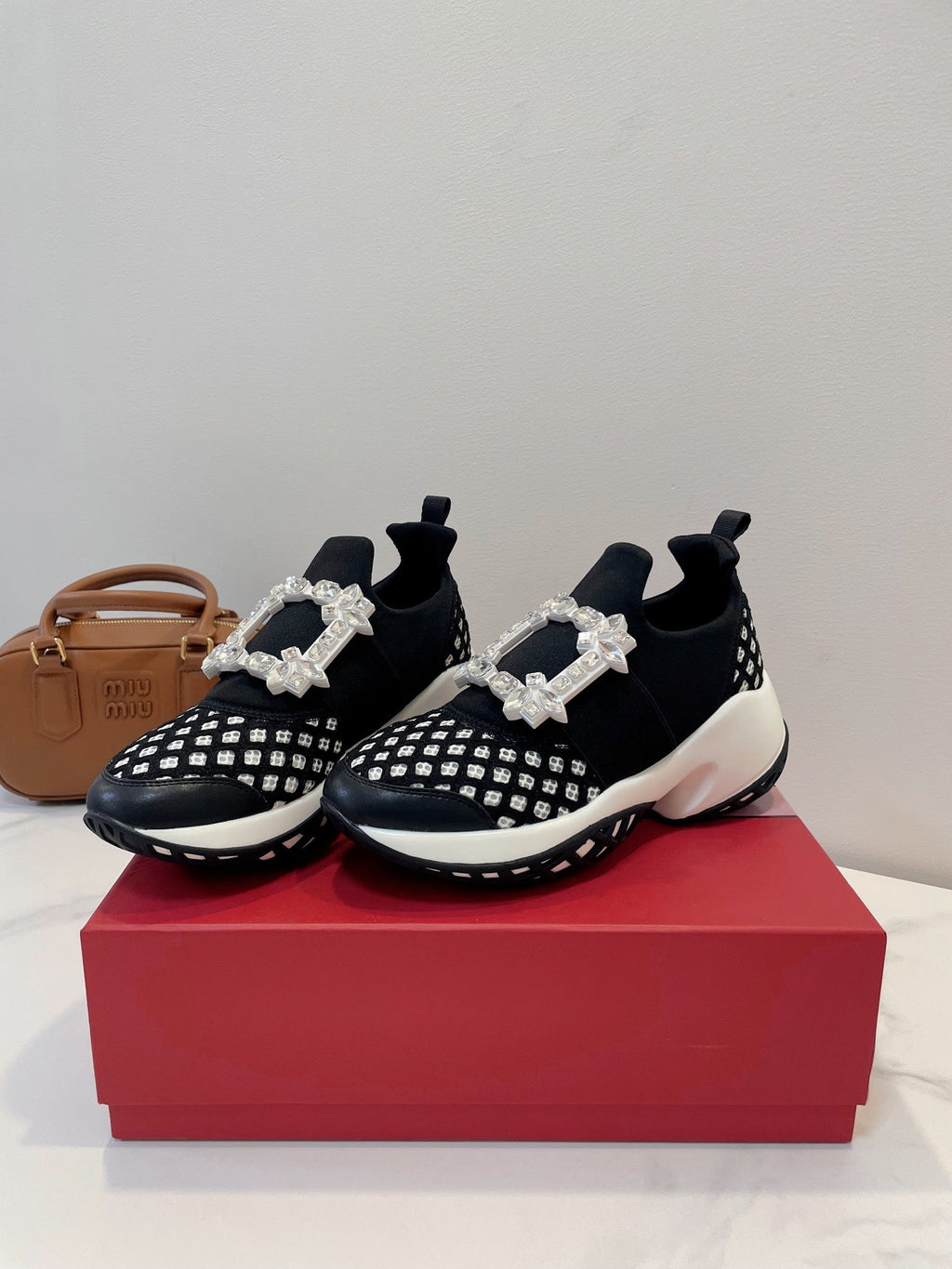 VIV' RUN SNEAKERS IN BLACK AND WHITE TECHNICAL FABRICS TRASS BUCKLE