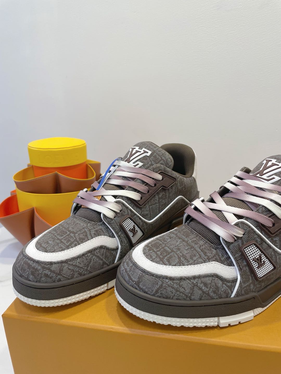 TRAINER SNEAKER IN WOOD BROWN MONOGRAM DENIM FABRIC