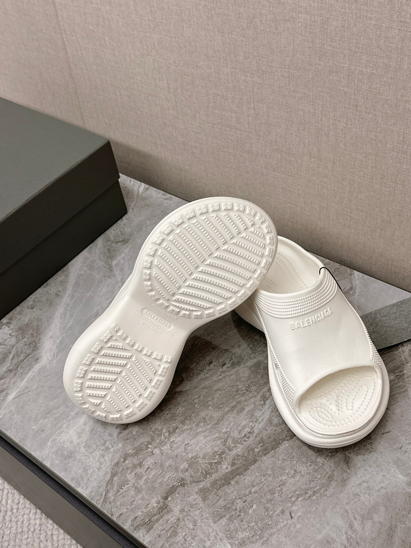 POOL CROCS SLIDE SANDAL IN WHITE RUBBER