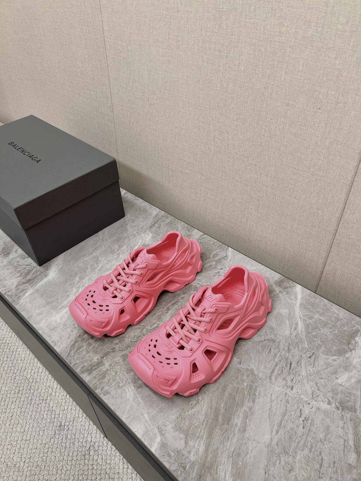 SNEAKERS IN PINK RUBBER