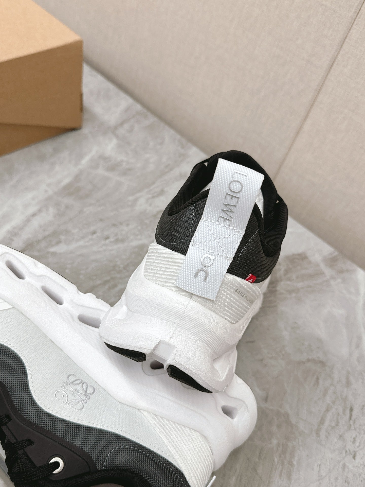 RUN SNEAKER IN WHITE MIX BLACK SUEDE AND MESH FABRIC